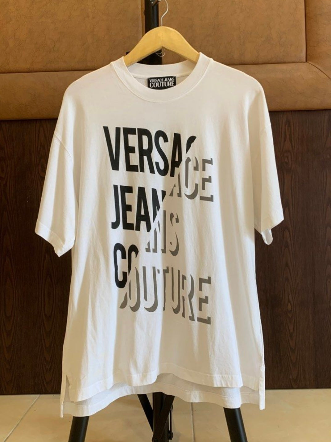 VERSACE JEANS BLANCA LETRAS PARTIDAS