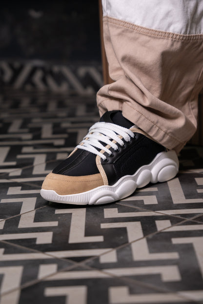 TENIS MOSCHINO NEGROS BEIGE