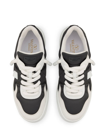 TENIS VALENTINO GRUESOS NEGROS BLANCO