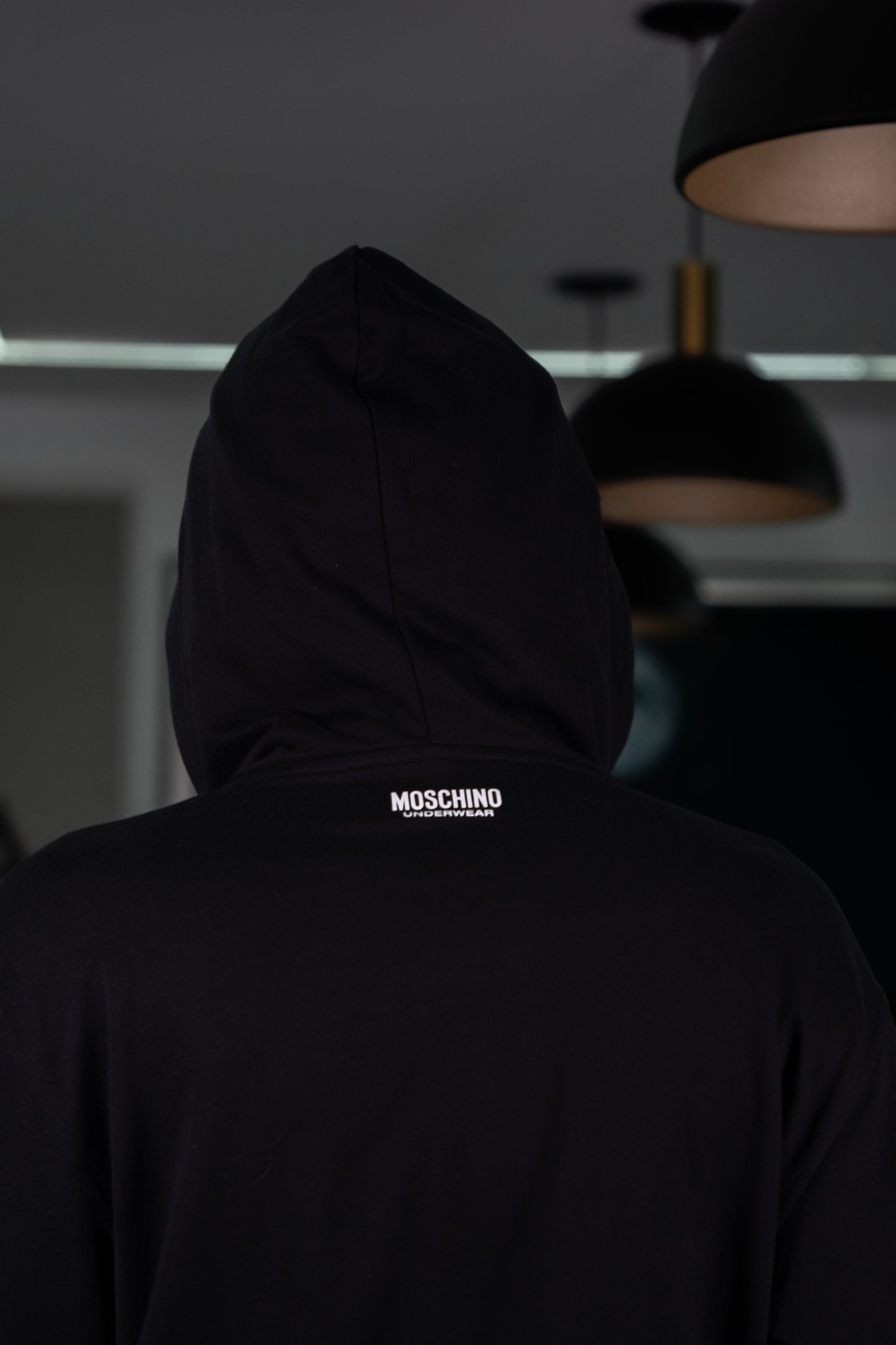 BUZO MOSCHINO LETRAS BOLSILLO