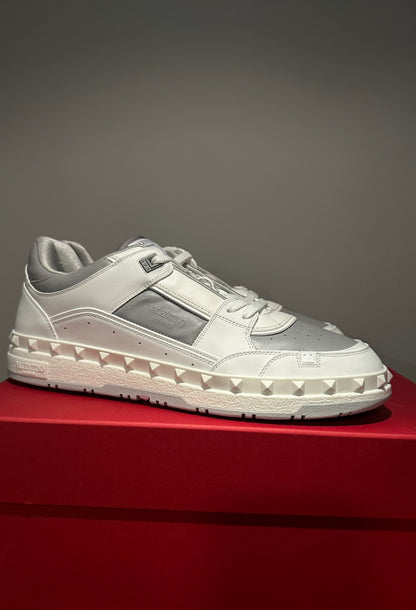 TENIS VALENTINO BLANCO GRIS BAJITOS