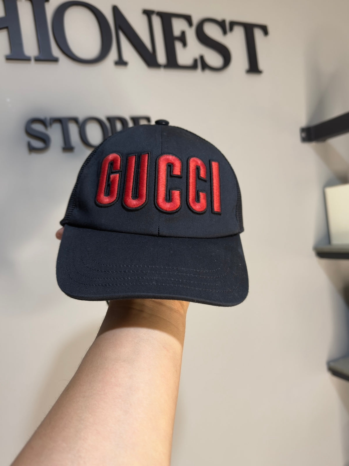 GORRA GUCCI LETRAS ROJAS