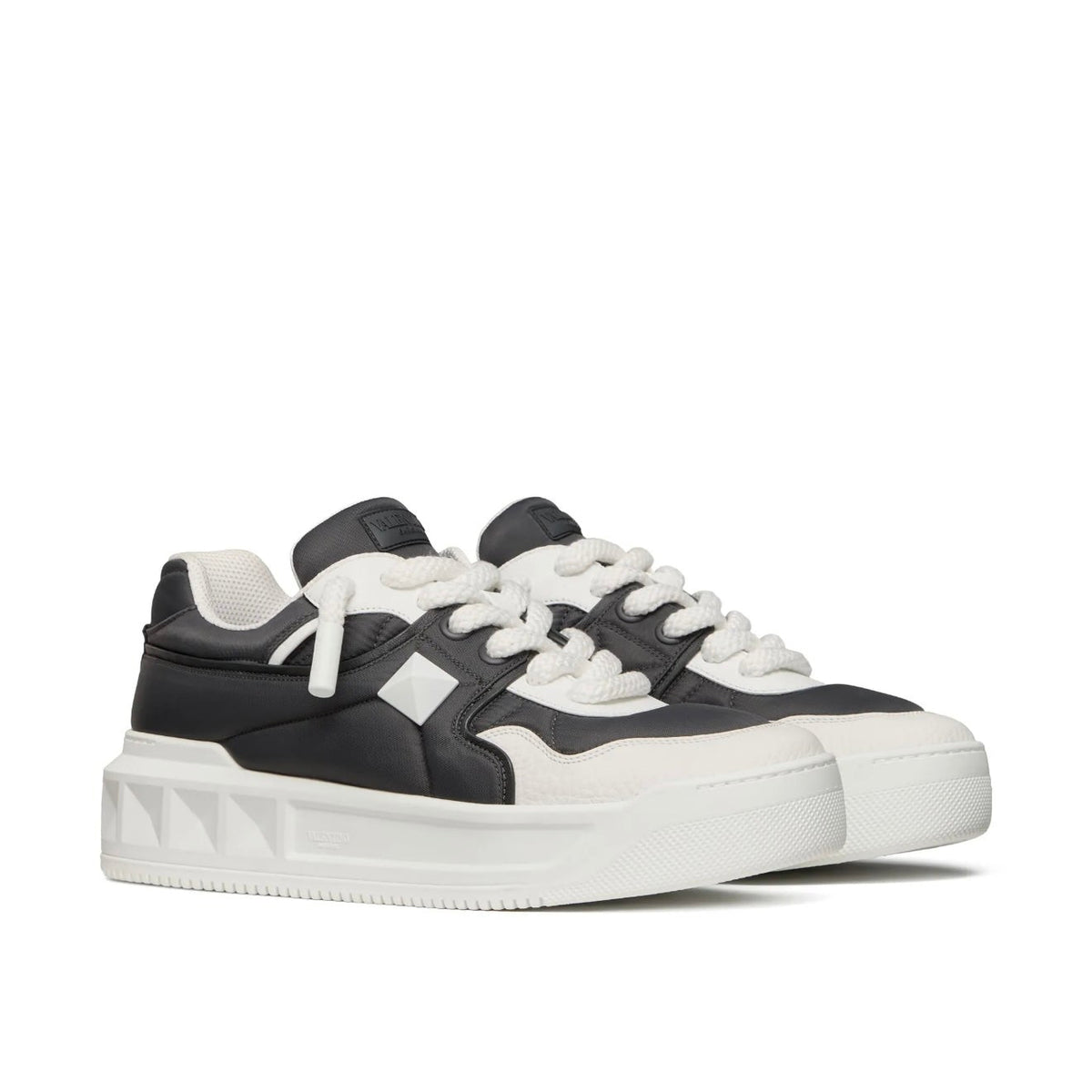 TENIS VALENTINO GRUESOS NEGROS BLANCO