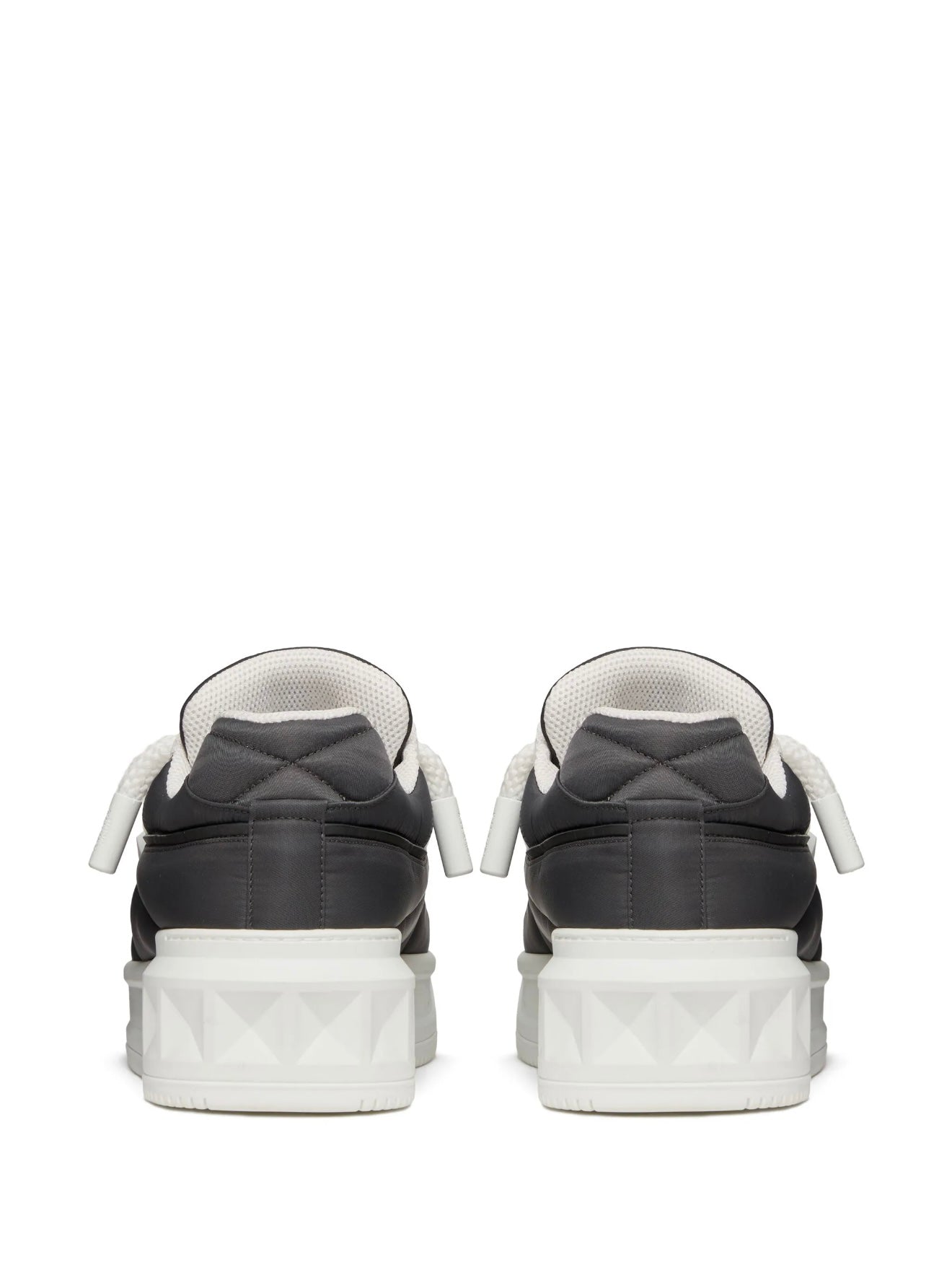 TENIS VALENTINO GRUESOS NEGROS BLANCO