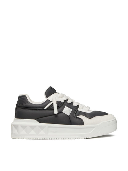 TENIS VALENTINO GRUESOS NEGROS BLANCO